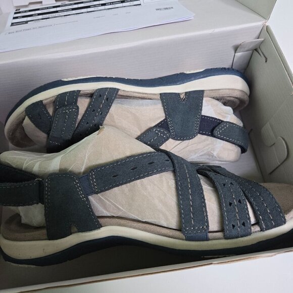 Earth Origins NIB Sammie Wide Navy Blue Suede Sandals Size 11W - Picture 6 of 9